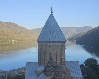 Жинвальское водохранилище, Ананури, Гудаури, Арка Дружбы, Дарьяльское ущелье, Степанцминда и церковь Гергети