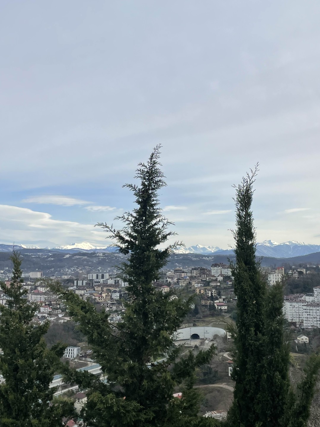 Очень интересная, душевная и познавательная экскурсия! Людмила прекрасно рассказывает, Сергей профессионально водит автомобиль! Нам было очень