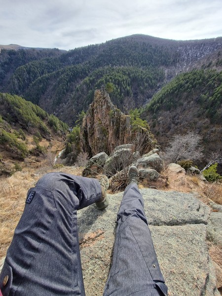 Сильная энергетика гор, живописная природа на протяжении всего пути. Спасибо гиду Исламу за весёлую и непринужденную беседу и аккуратное вождение