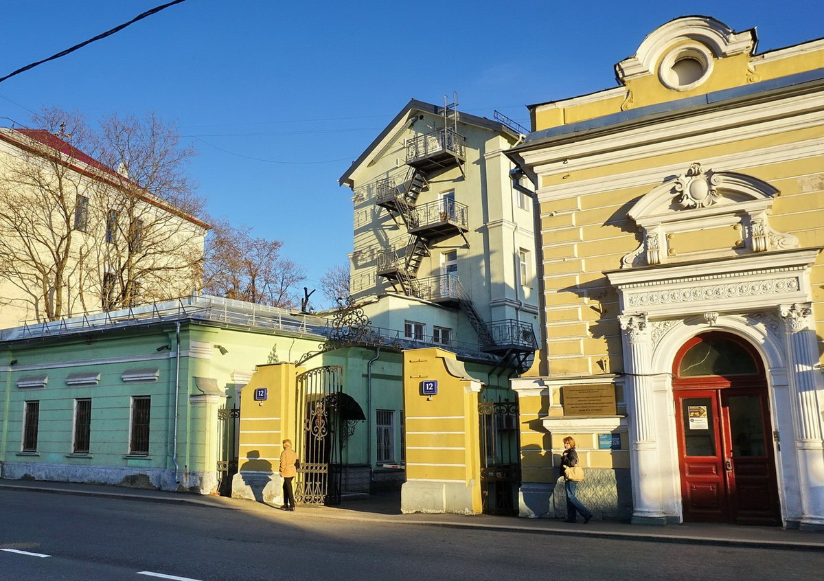 Гостиная горка на берегу Яузы (10/18)