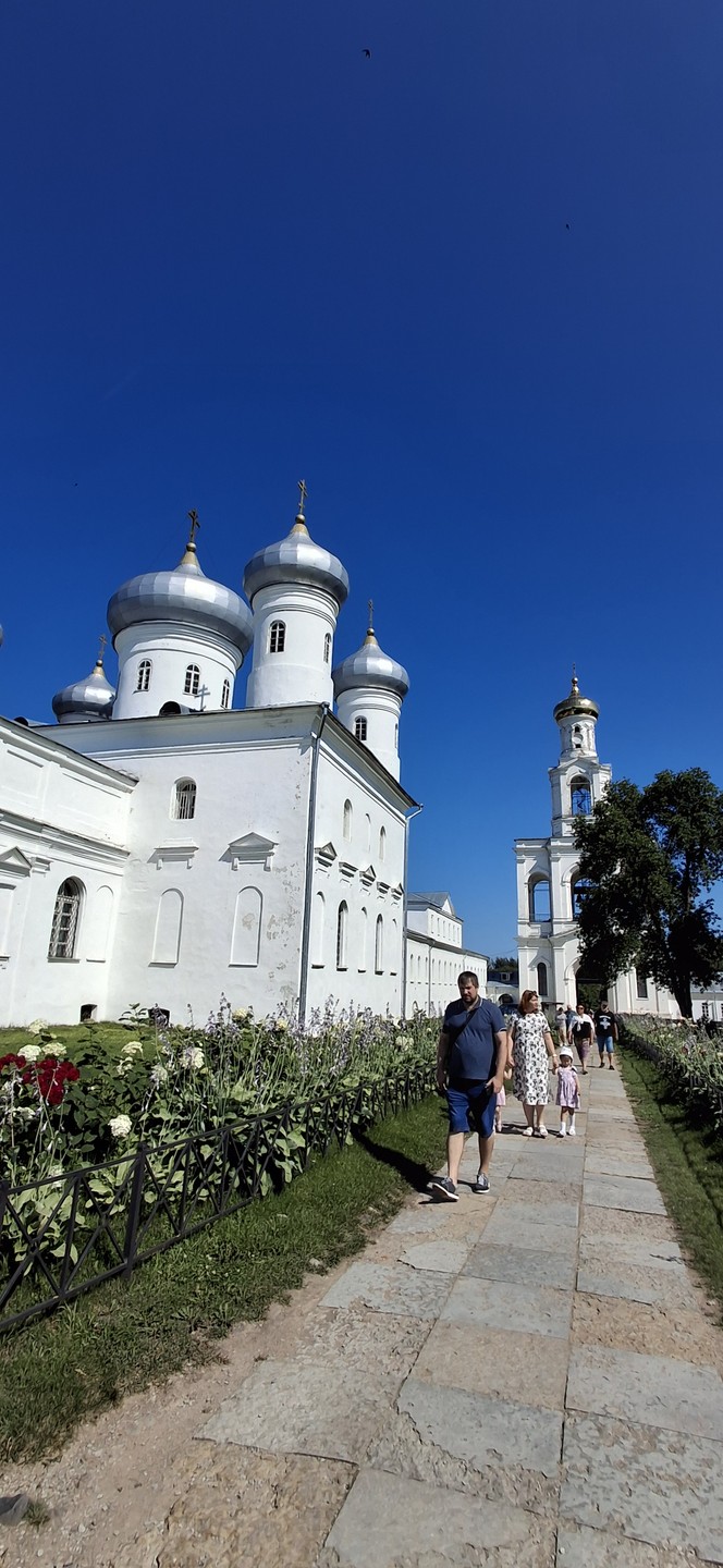 Огромная благодарность за прекрасную экскурсию! Максим чудесный рассказчик и настоящий патриот родного города. Мы столько нового
