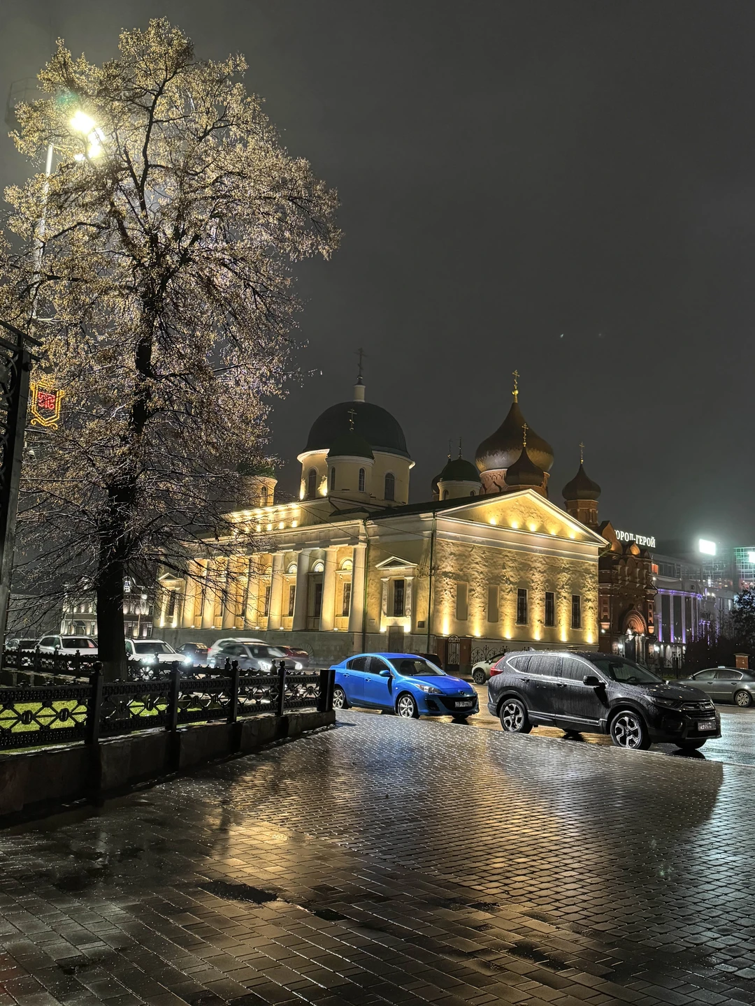 Экскурсия очень понравилась) Нашим проводником по вечерней предпраздничной Туле был Артём! Живо, динамично, с шутками-прибаутками и