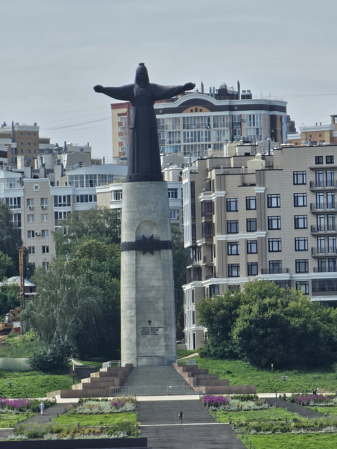Отличная экскурсия. Даже то, что у нас не было заявленного чаяпития на веранде, так как дом