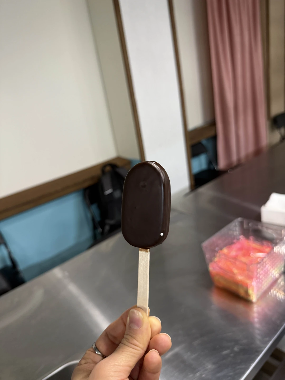 Отличная экскурсия, интересно и детям и взрослым. Очень вкусное мороженое, даже много)