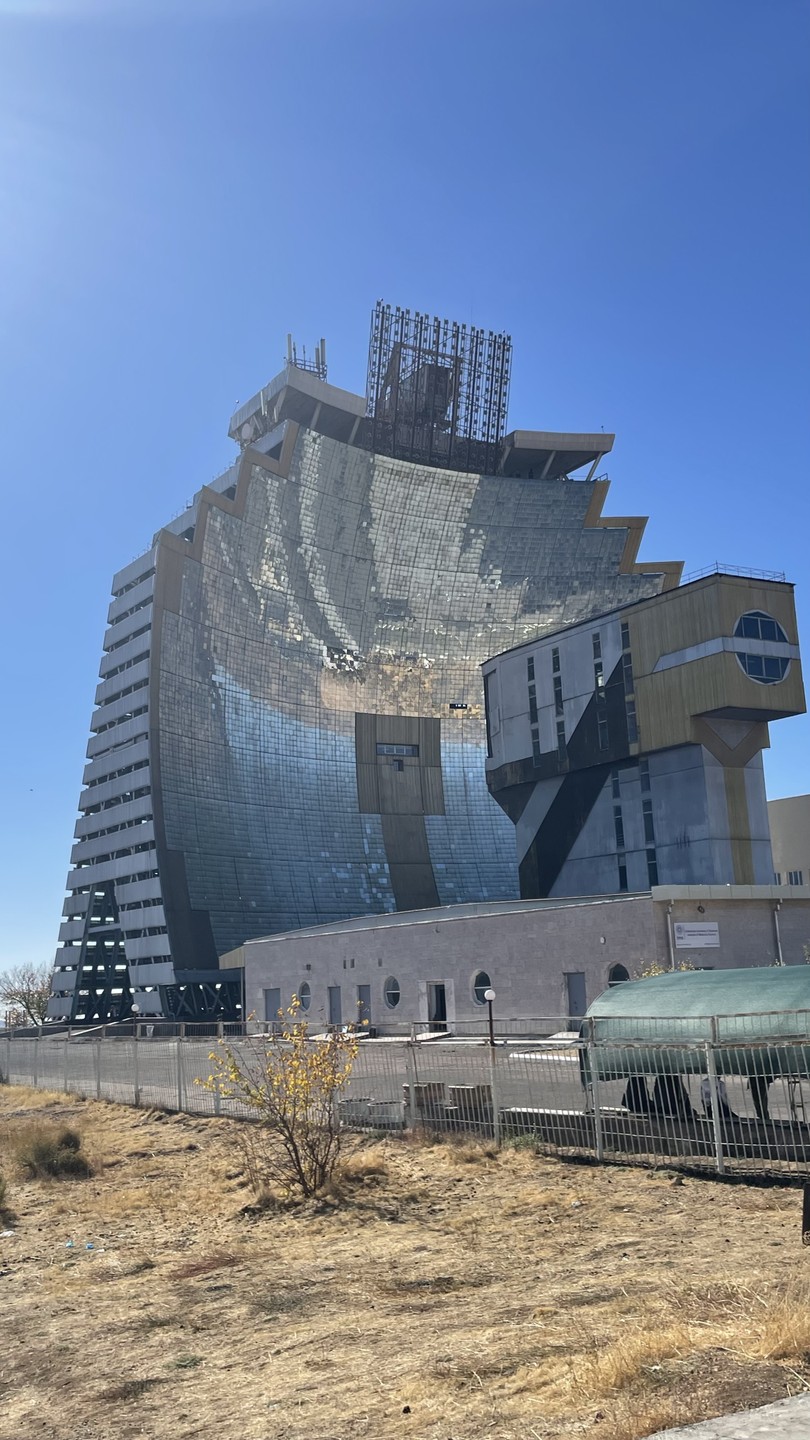 Наш гид Роман, прекрасно справился с поставленными задачами. Это был наш первый день в Узбекистане,Роман рассказал