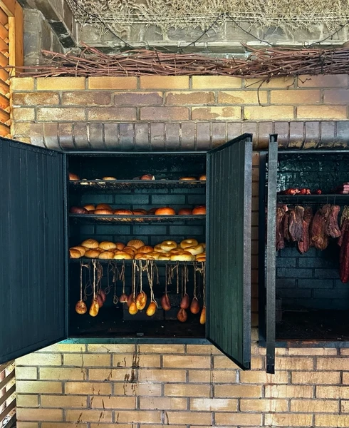 Нашим экскурсоводом был Славик, и это было одно из лучших наших путешествий. На экскурсии была создана