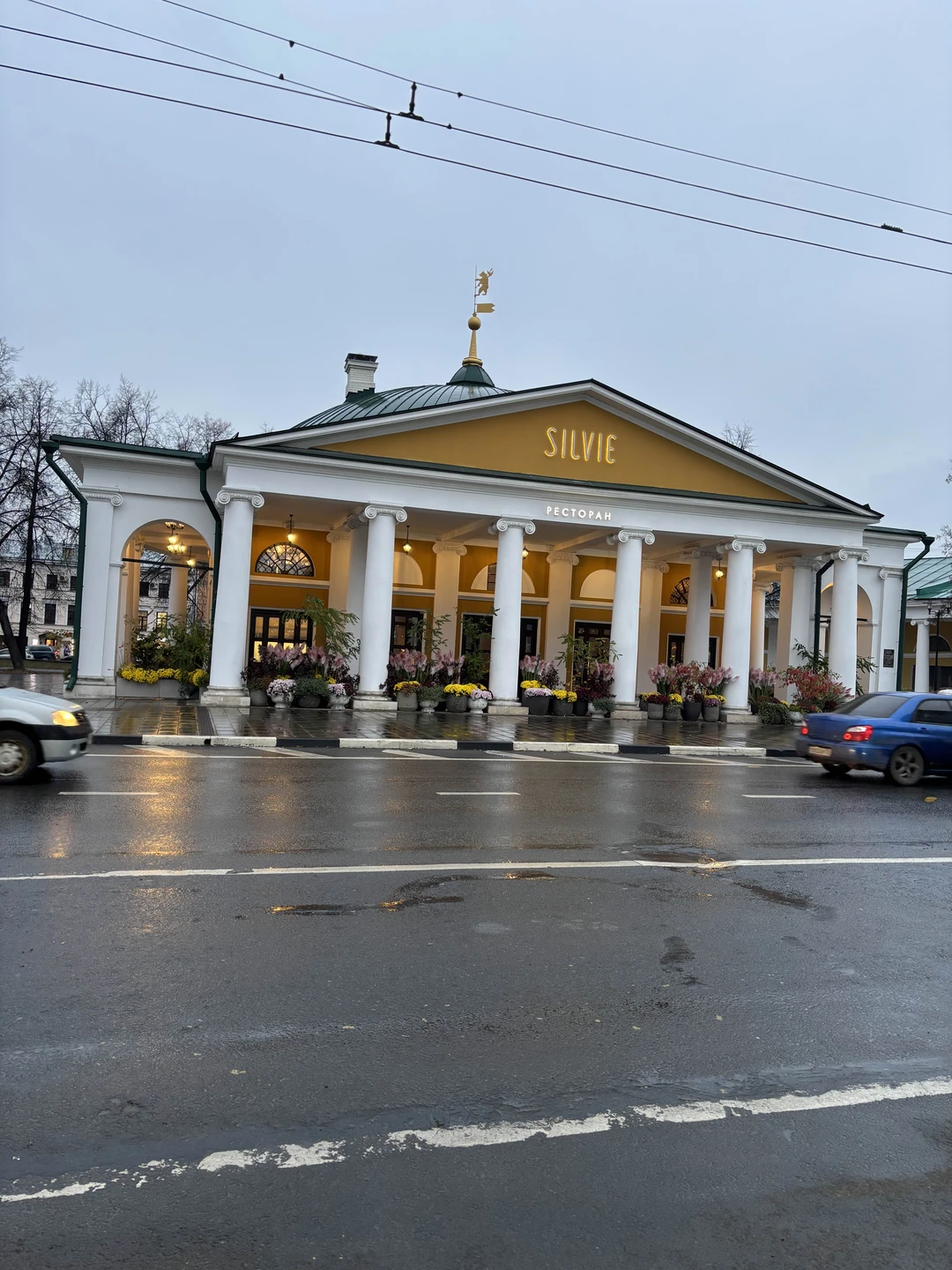 Экскурсию провела Полина. Отличный гид, хорошая дикция, понятный не перегруженный материал подачи информации. Храм символ 1000