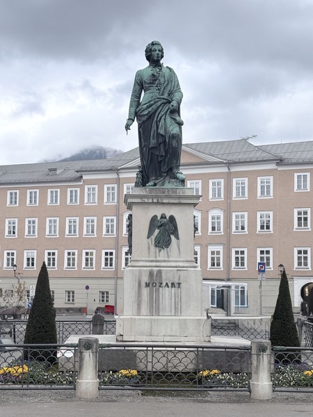 Очень понравилась экскурсия! Всё было интересно и отлично организовано. Спасибо гиду за увлекательный рассказ — обязательно рекомендую!