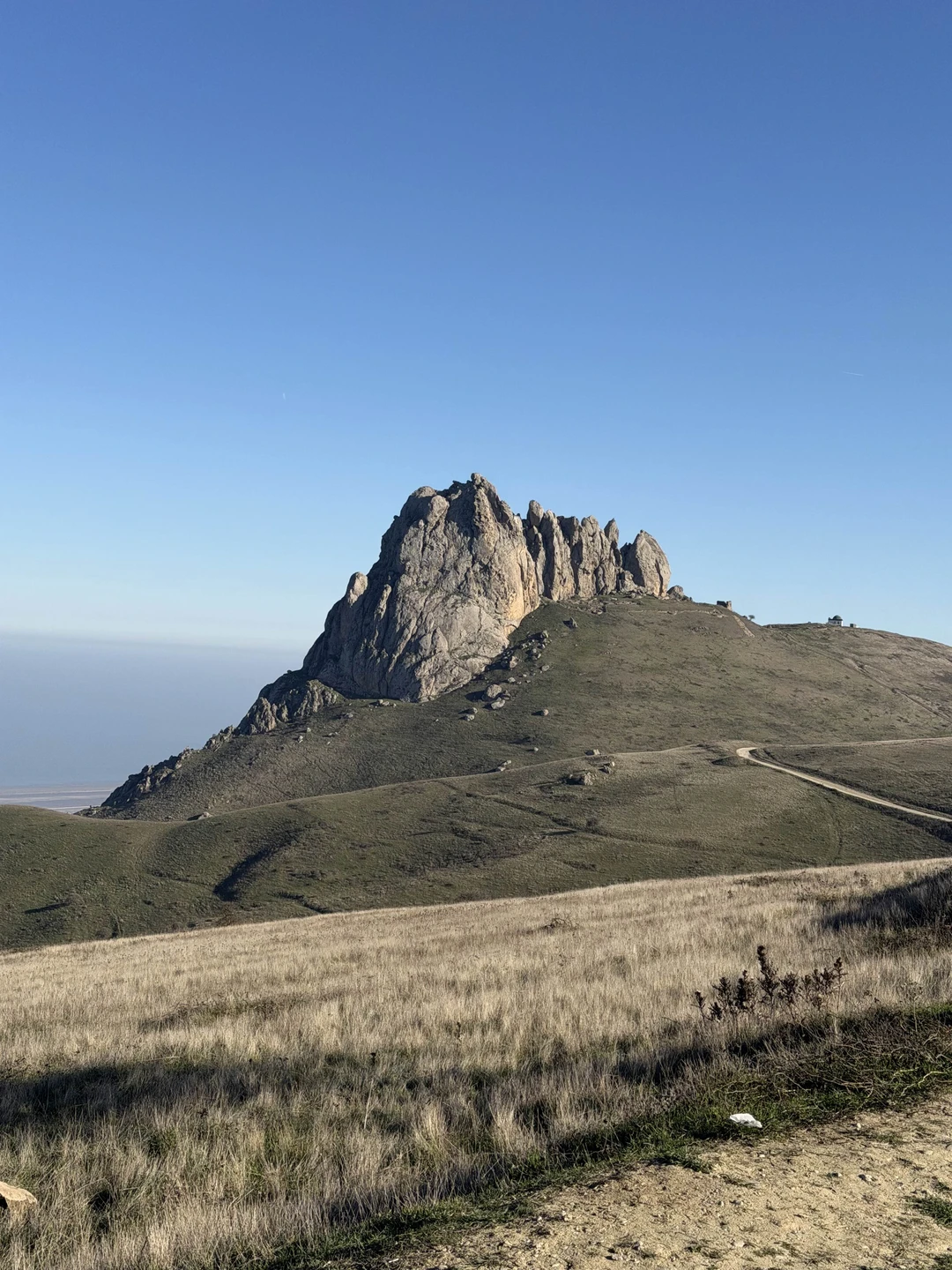 Нашего гида звали Мурад. Экскурсия очень понравилась, было 3 локации, по пути рассказывал о местах которые