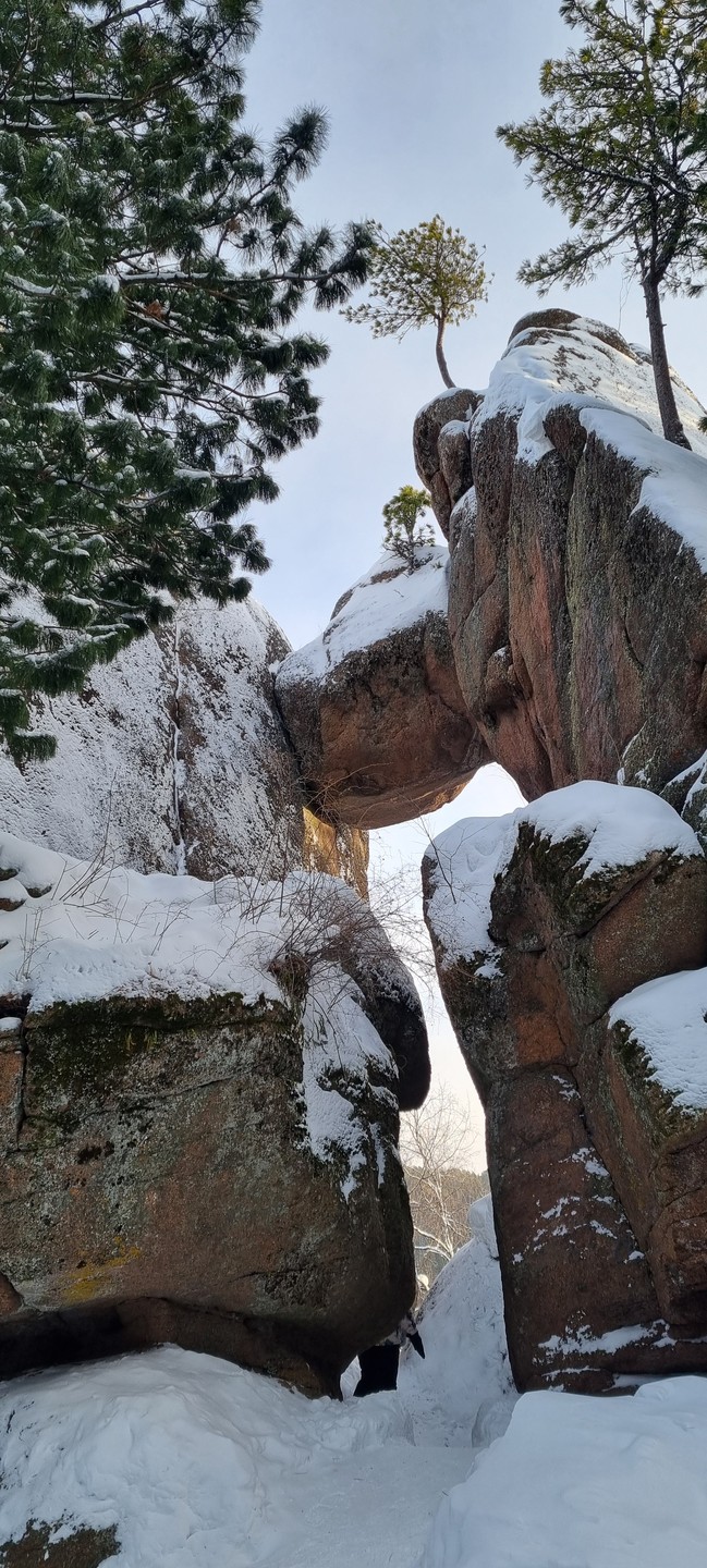 Кто любит природу - однозначно рекомендую посещение Красноярских столбов! Место невероятной красоты в любую погоду и