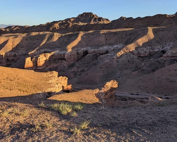 Чарынский, Лунный, Чёрный каньоны, Долина замков