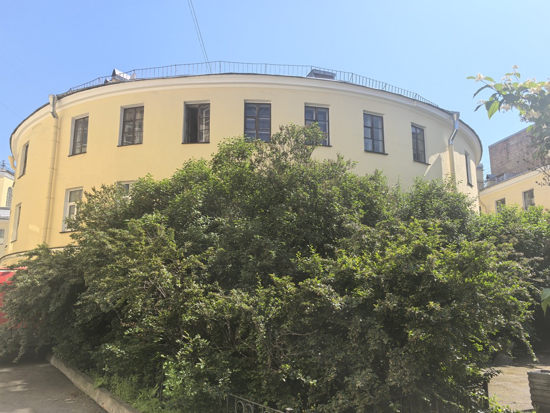 Непарадный Петербург: обзорная экскурсия на автомобиле (Вероника)