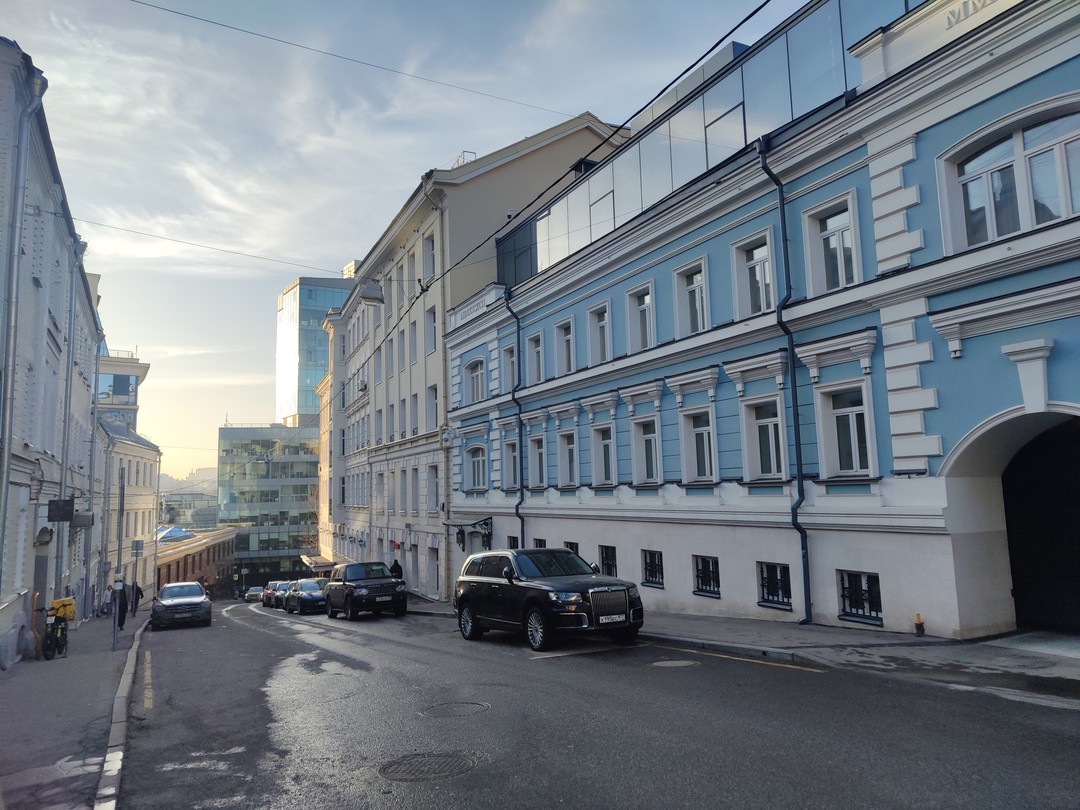 Экскурсия очень понравилась. Было интересно послушать интересные истории и с юмором, и непринужденно прогуляться по переулкам