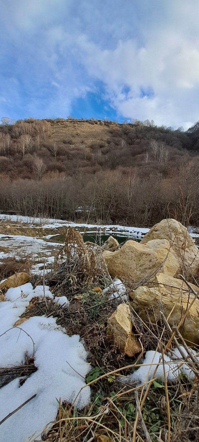 Зимой природа по-своему красива, и это отличное время для вылазки на природу. Вблизи Кисловодска есть множество