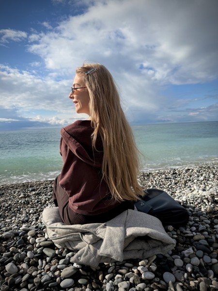 Экскурсия была организована отлично. Гид замечательный, очень приятный, внимательный и ненавязчивый человек. Никаких «навязанных» остановок не