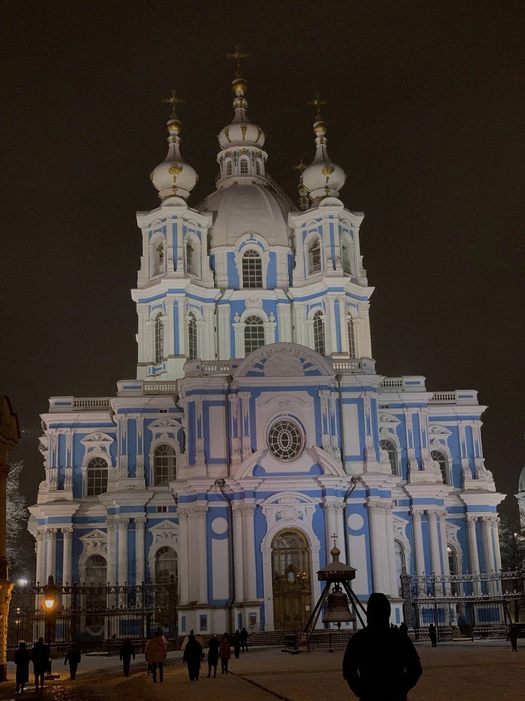 Благодарим Светлану за экскурсию. Ее вкусный тембр и поставленная речь нас свела с ума. Очень приятно слушать!