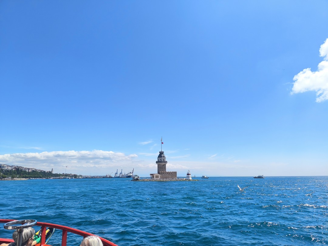 Морская прогулка по Босфору с аудиогидом (Дмитрий)