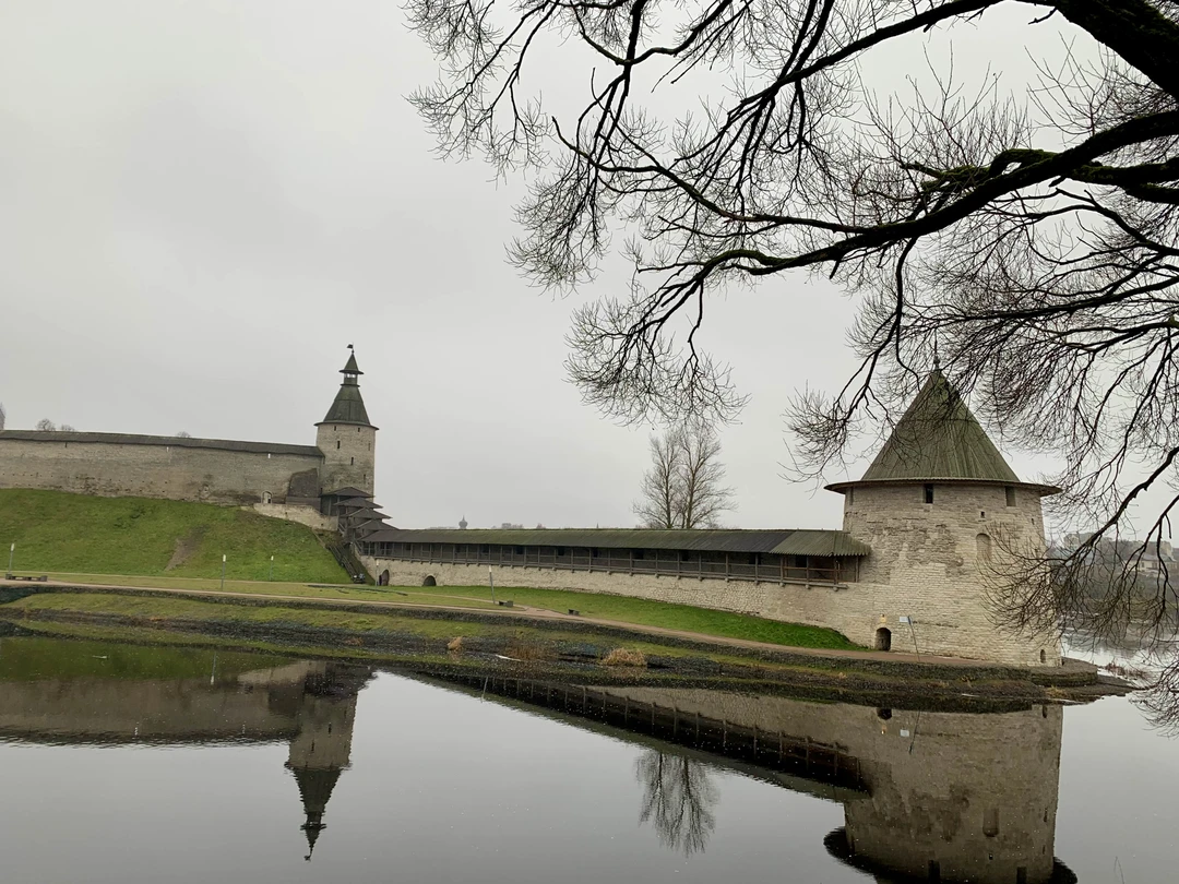 Приехали в первый раз в Псков из своего не менее древнего Полоцка) остались в восторге от