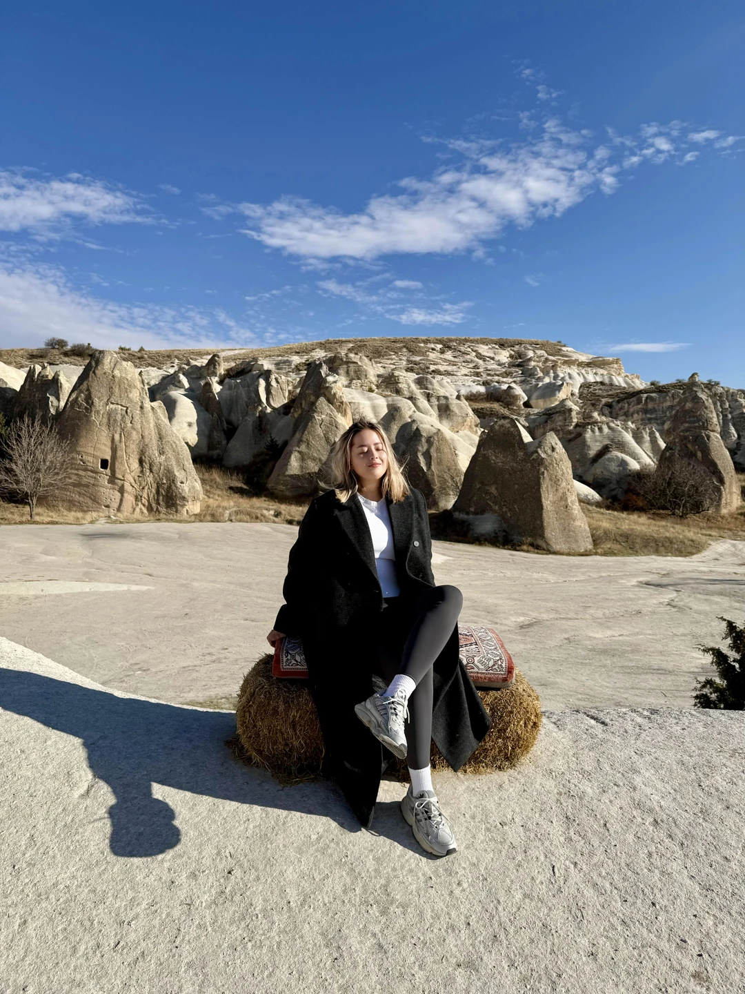 Отличная поездка, водитель очень уверенно и при этом иногда виртуозно прокатил нас по всем локациям, был