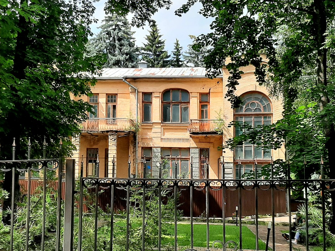 Анна, благодарим Вас от всей души за интереснейшую экскурсию и прекрасную прогулку по нашему родному городу!