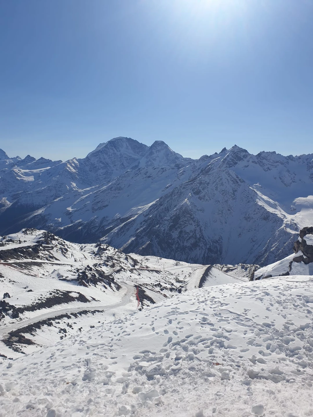 Замечательная экскурсия! Отдельная благодарность гиду Сергею. Все организовано отлично. Сергей предложил выехать по-раньше, чтоб избежать очередей