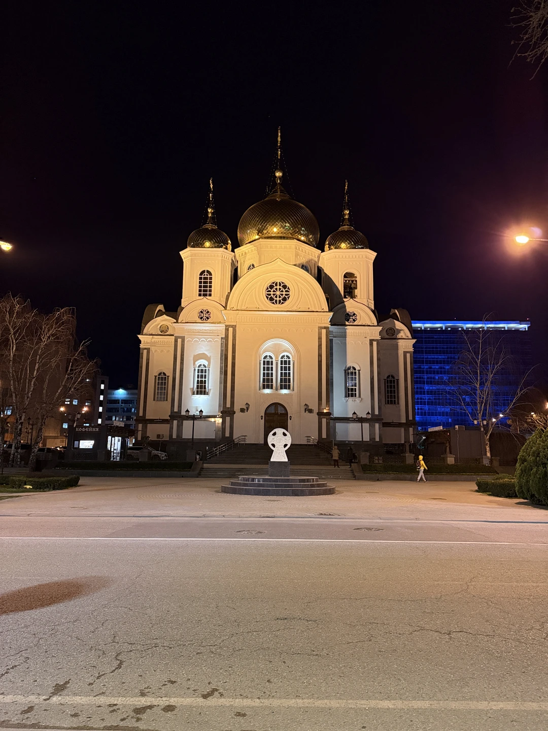 Огромная благодарность Юрию за экскурсию по вечернему Краснодару и парку Галицкого. Очень остались довольны, с отличным