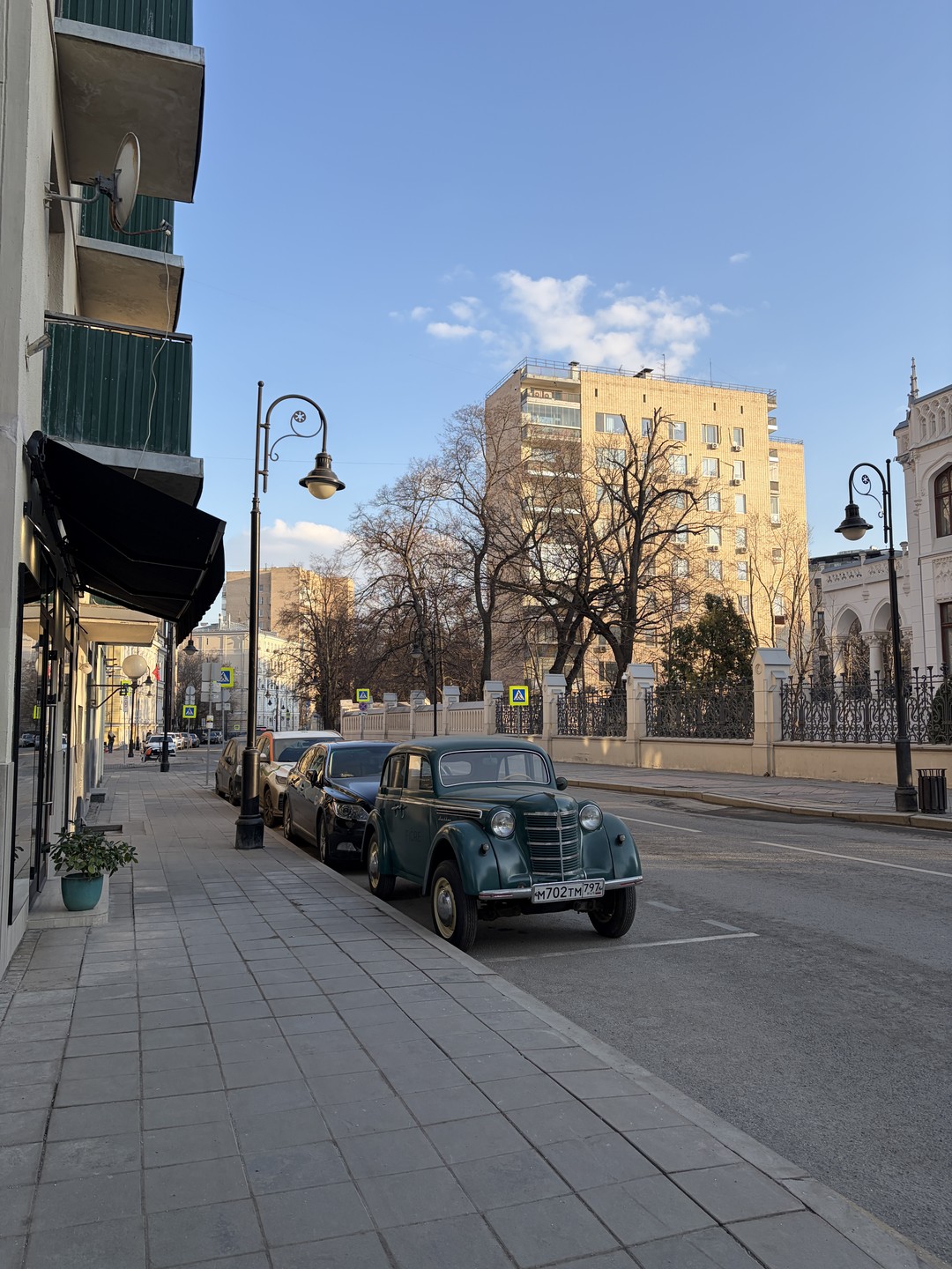 Просто потрясающе! Заказала экскурсию по Мастеру и Маргарите на день рождения - все было просто прекрасно!