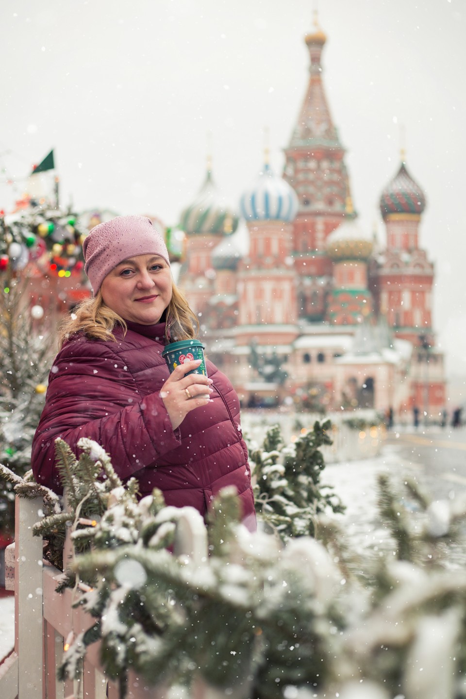 Брали фотосессию на Красной площади. Нас немного подвела погода 2 марта- было пасмурно и шёл мокрый