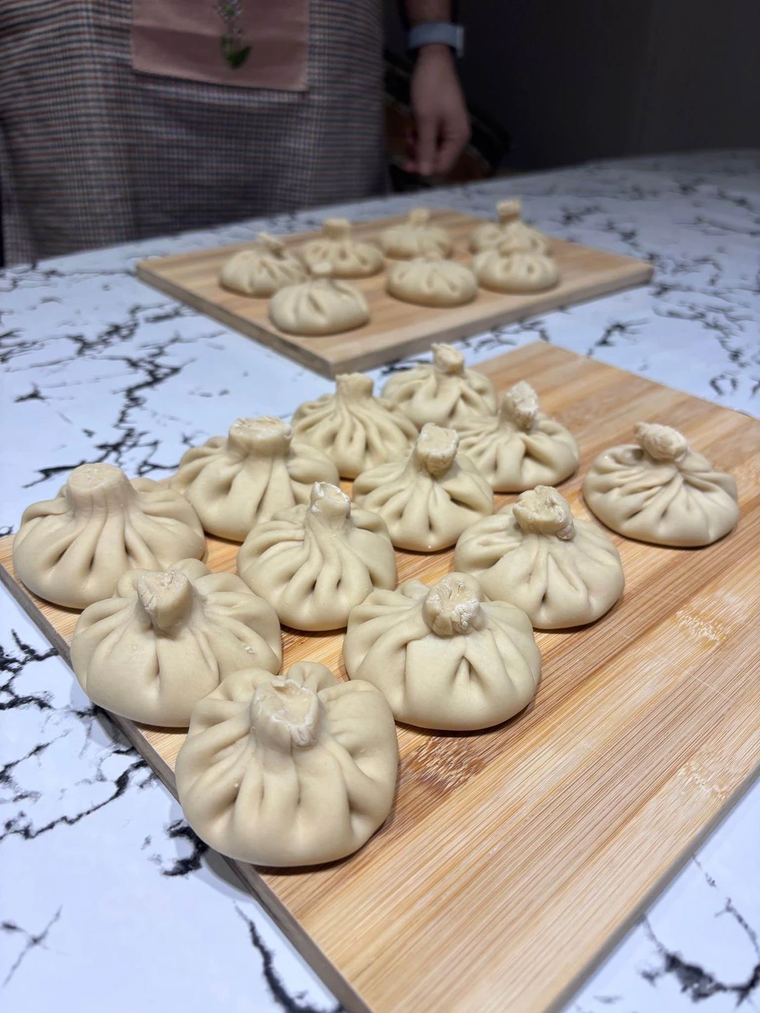 Были на мастер-классе по грузинской кухне — понравилось абсолютно всё: гостеприимство, сам мастер-класс, подробные и понятные объяснения, вино и чача