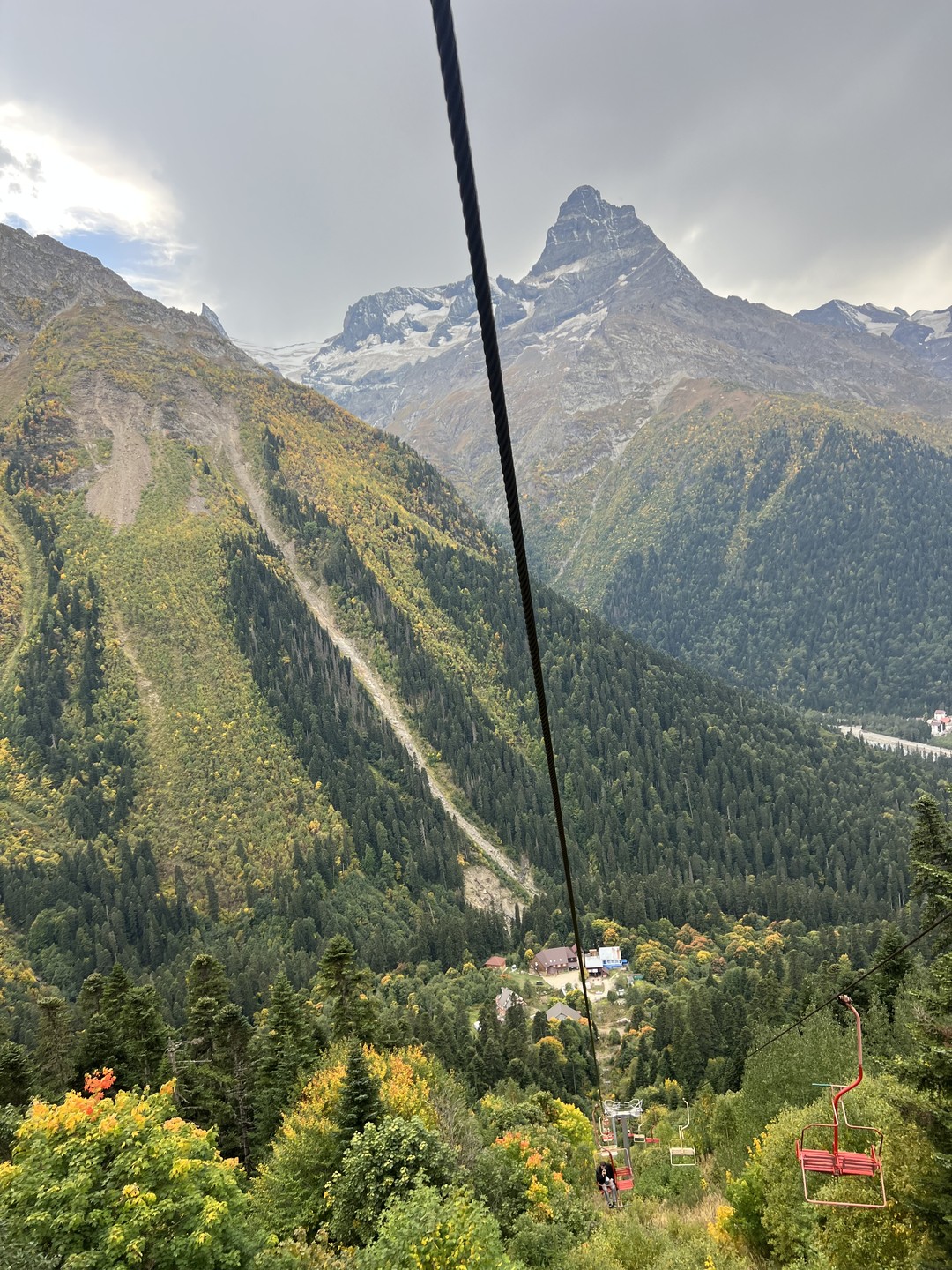 Отличная работа, у гида Карена, получили большое удовольствие от тура в Домбай, дивный рассказ о местных