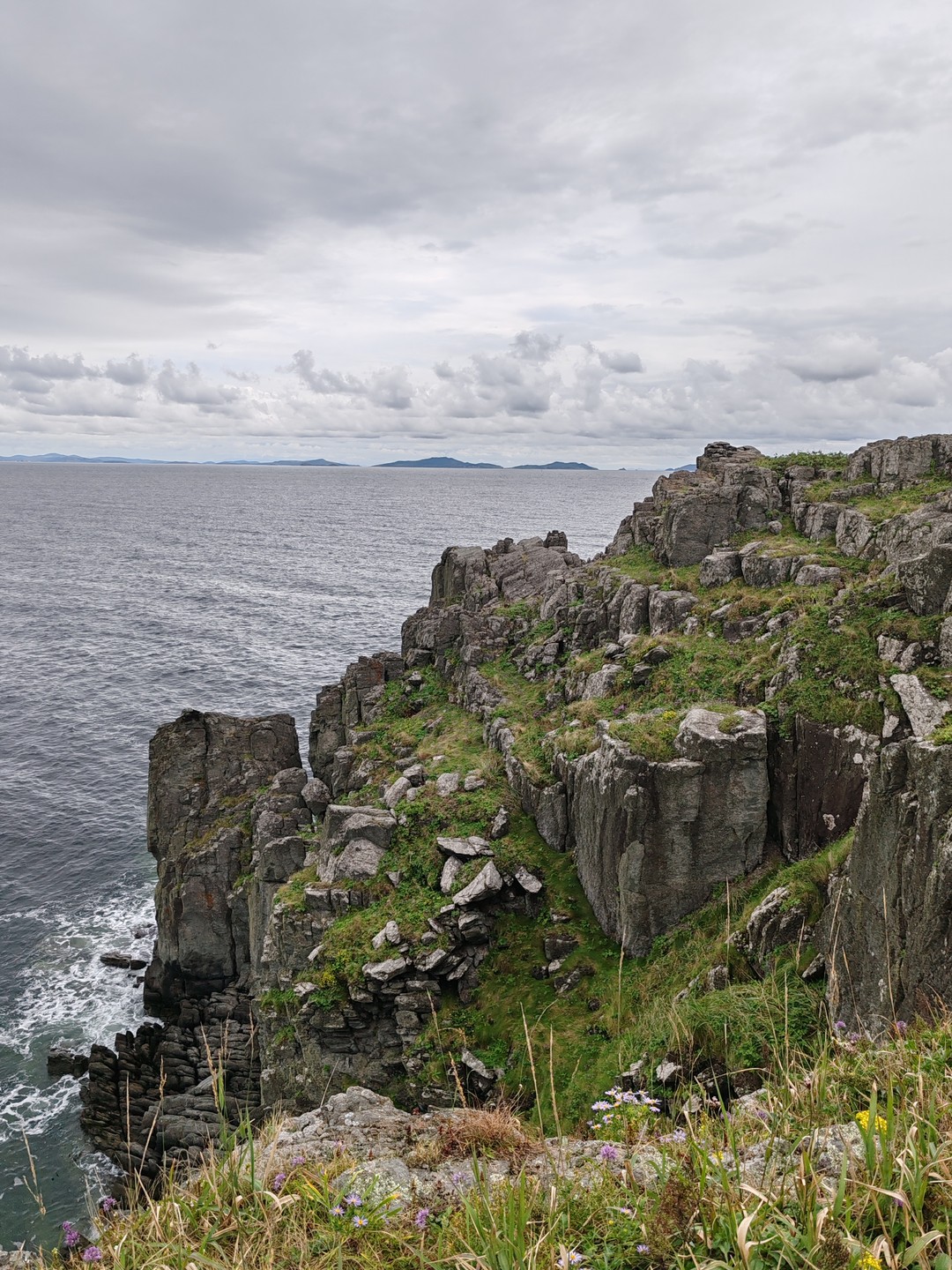 Великолепная и замечательная поездка! Наш экскурсовод и сопровождающий Игорь прекрасно владеет историческим материалом. Благодаря его рассказам