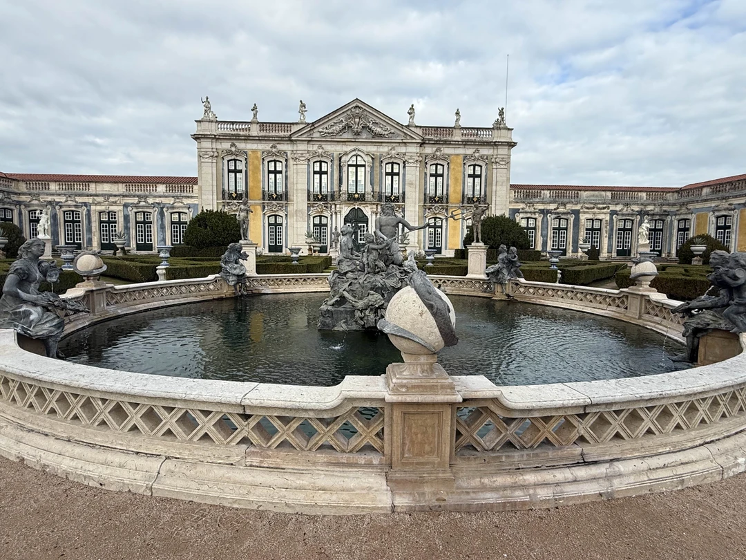 Экскурсия получилась очень интересная: красивые места, много исторических фактов, приятный экскурсовод, который умеет подстраиваться под потребности