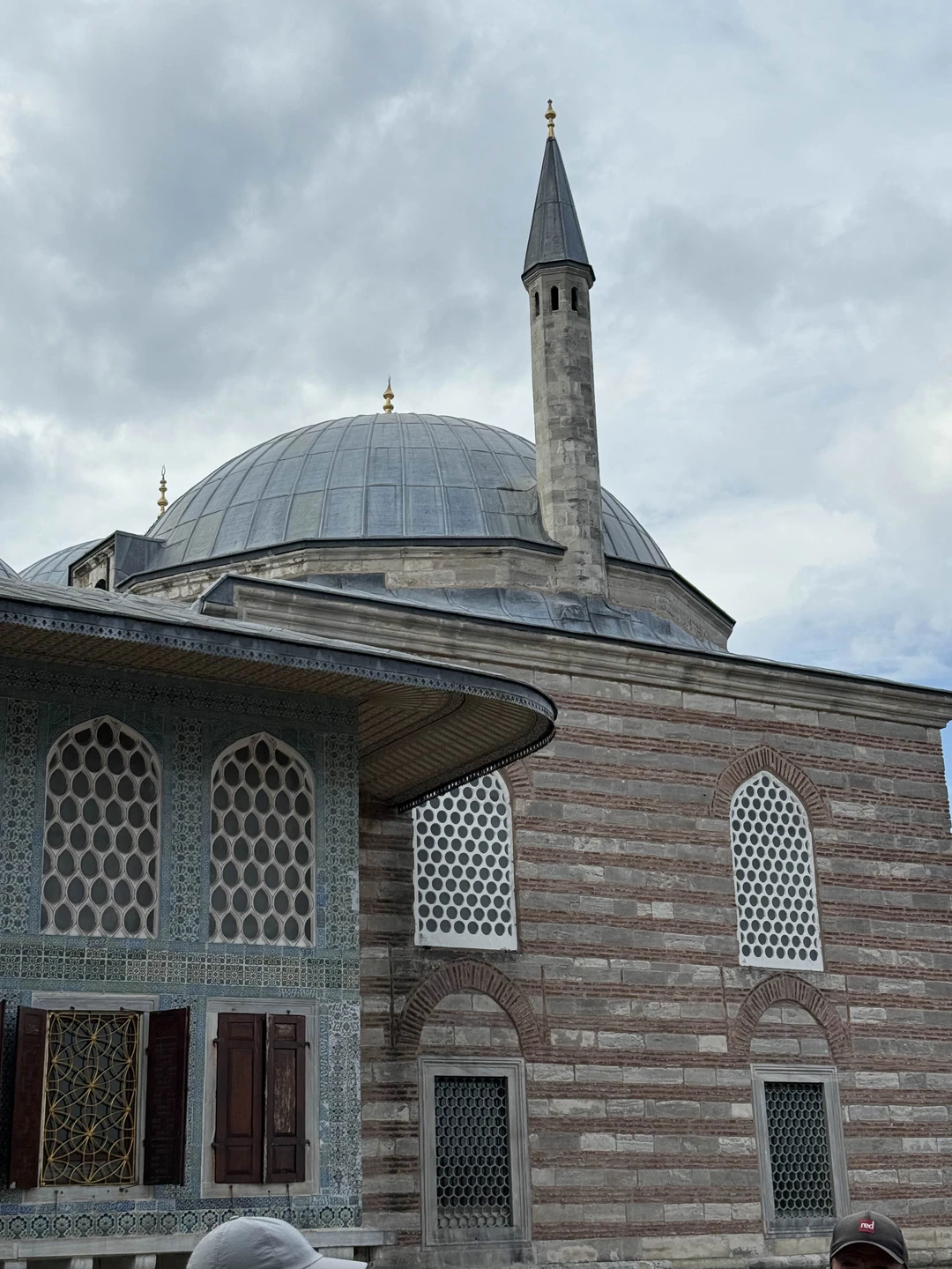 Конечно! Вот пример тёплого и содержательного отзыва: