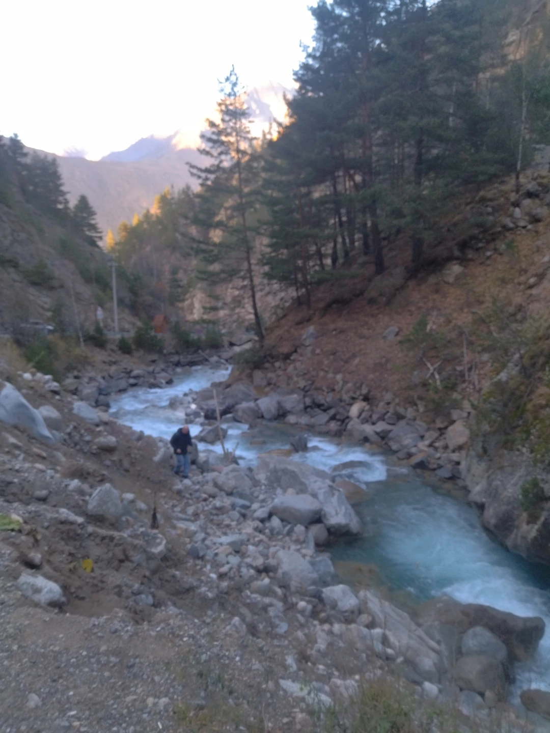2 ноября ездили мини группой на Эльбрус. Поездка очень понравилась, маршрут и локации хорошо проработаны. Гид