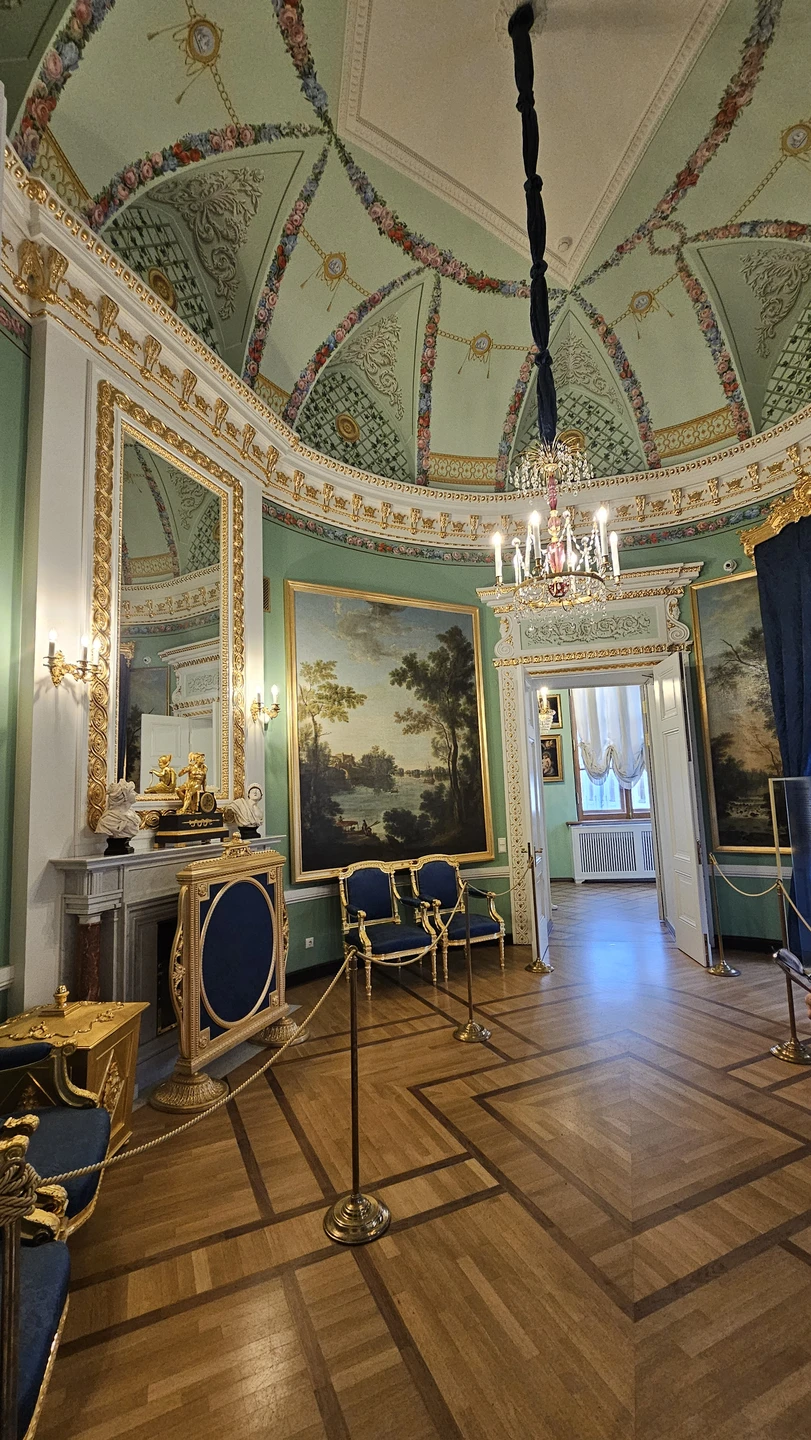 Замечательная экскурсия с замечательным гидом! Спасибо большое Наталье! Очень эрудированный, грамотный гид. С удовольствием слушала её