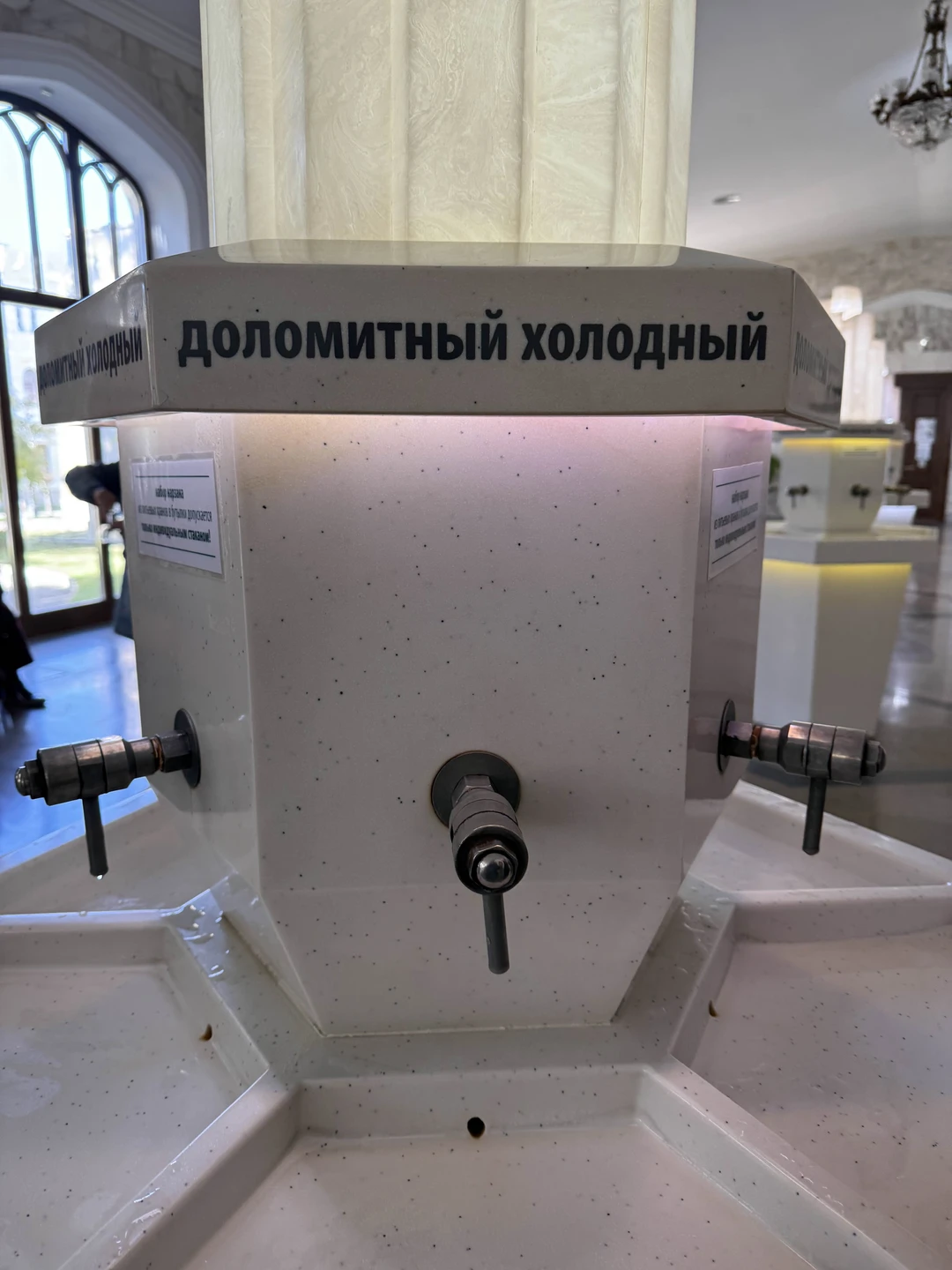 Мы — опытные путешественники из Санкт-Петербурга, повидавшие немало городов и достопримечательностей, умеющие ценить тонкий подход и