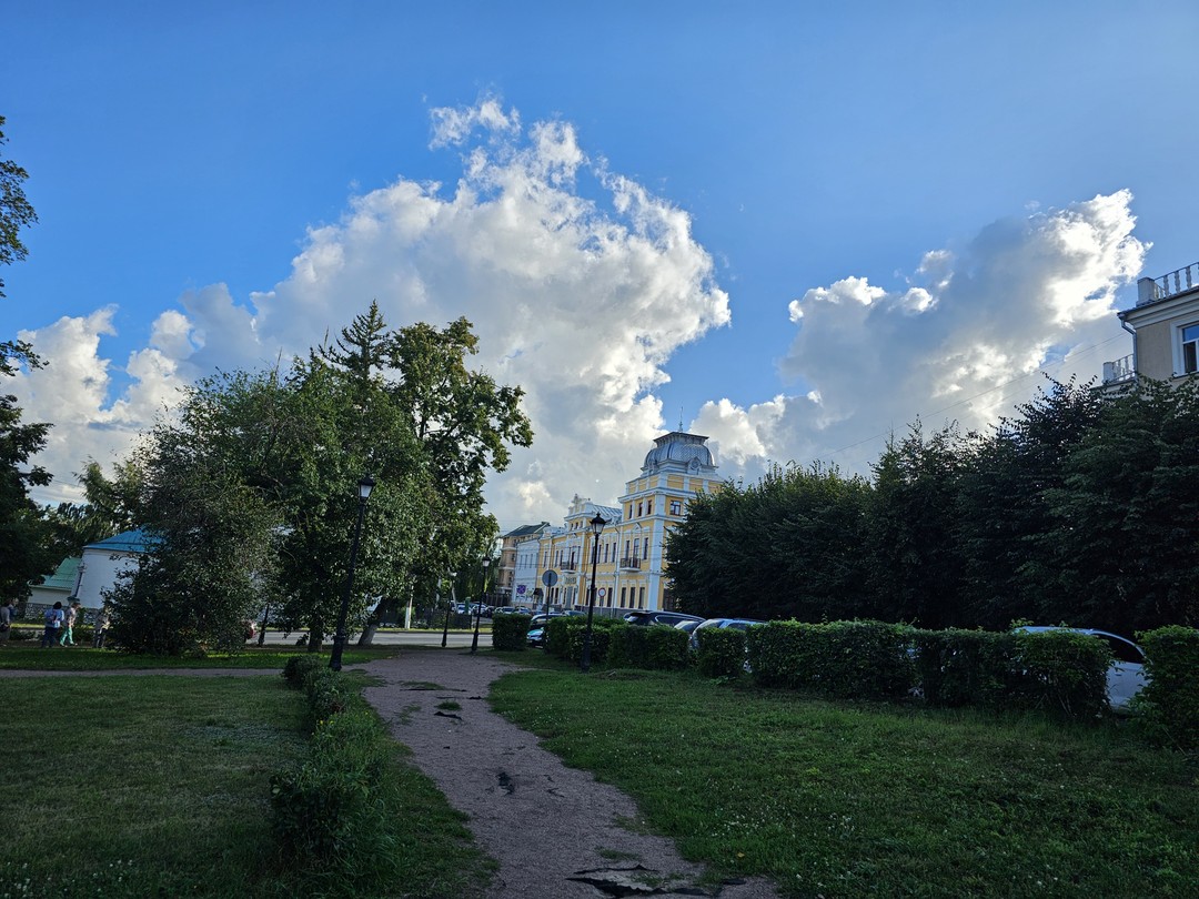 Огромное спасибо Наталие за наши прекрасные впечатления о Чебоксарах! Очень интересный эмоциональный рассказ по удобному маршруту