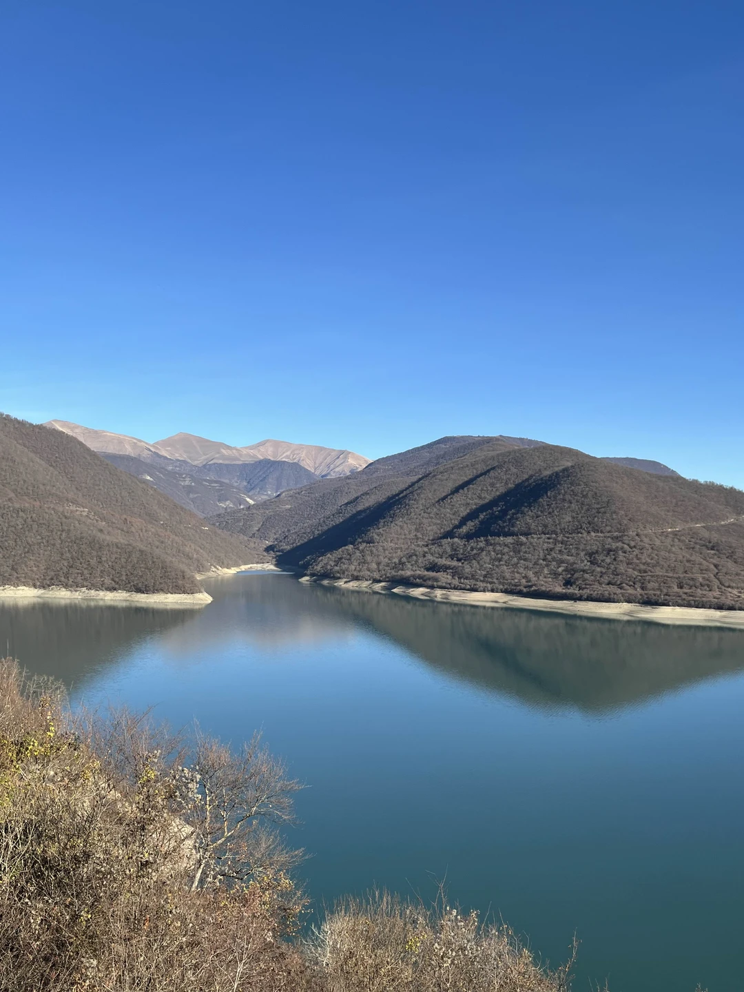 Ездили с подружками втроем на эту экскурсию, прекрасно провели день. Виды восхитительные, гид очень интересно рассказывает