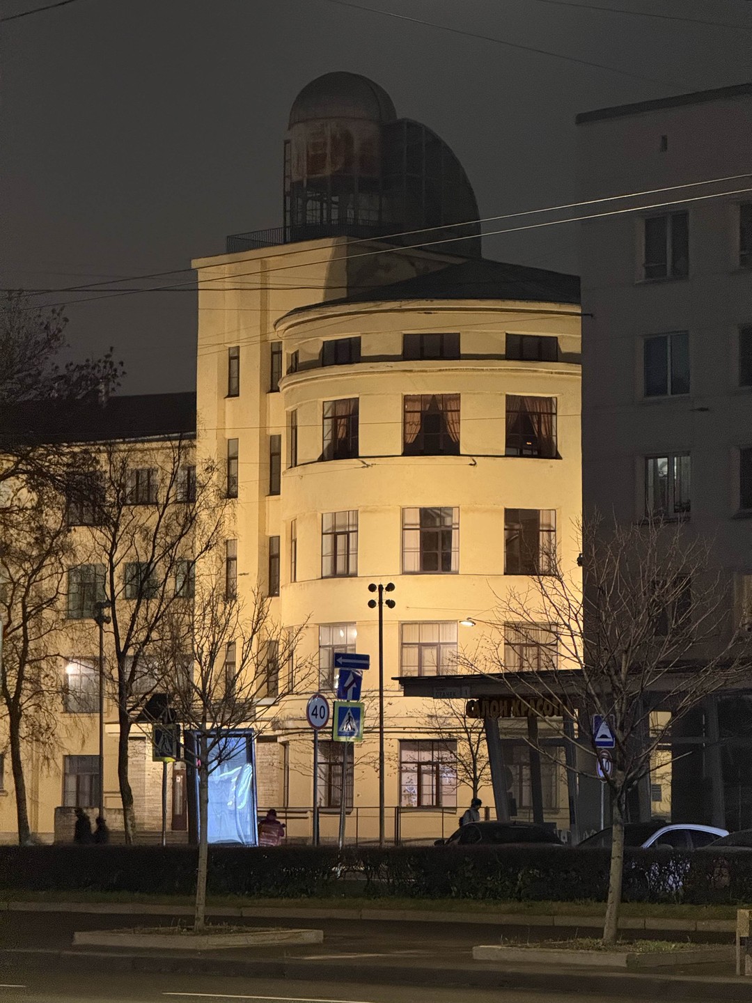 В районе Нарвской Заставы ранее бывала часто, район мне знаком не только постройками, но и историческими