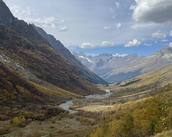 Ледники, ущелья и Чучхурские водопады