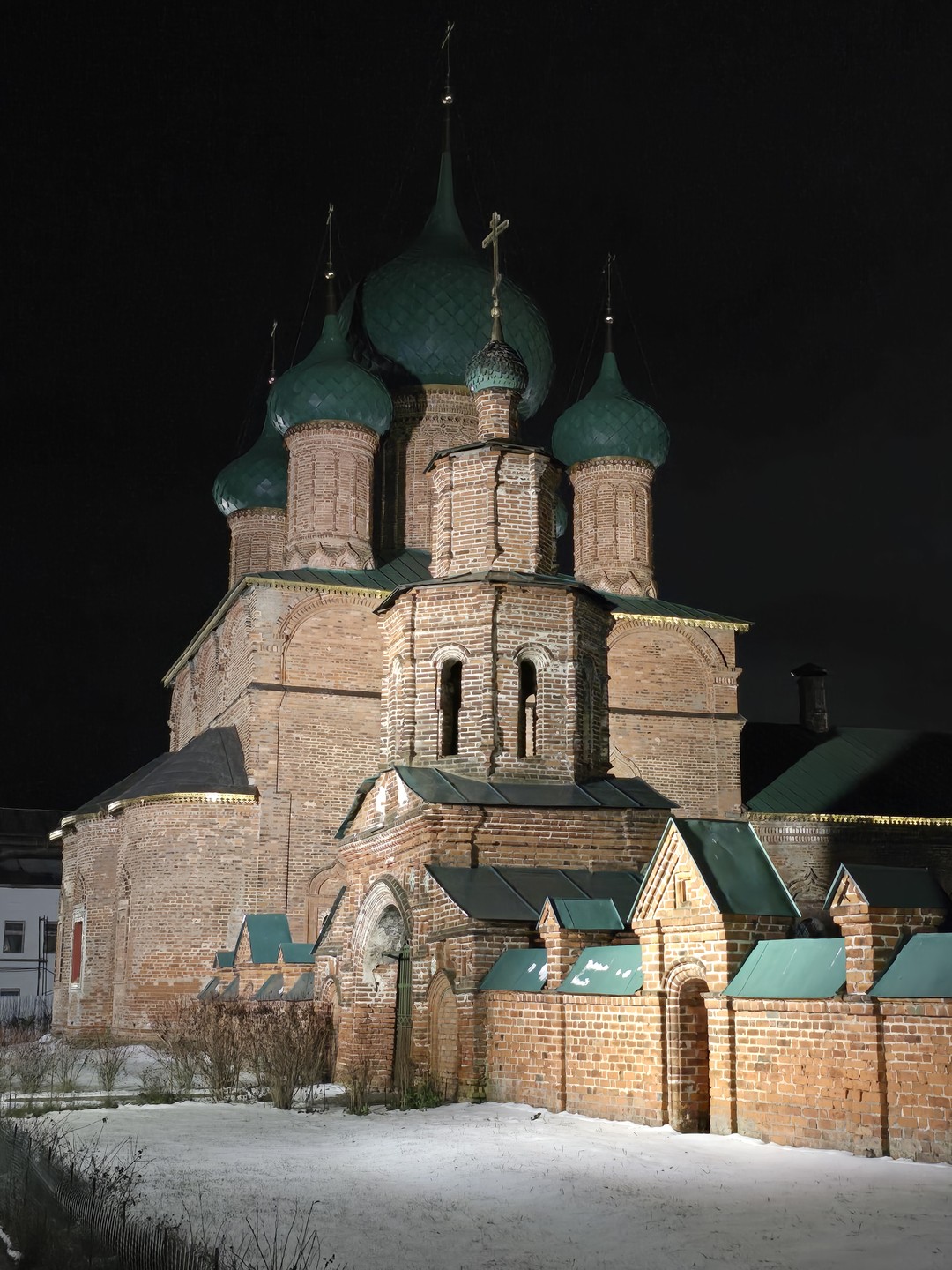 Прекрасная экскурсия, Сергей очень интересный и высоко эрудированный экскурсовод, не хотелось с ним расставаться. Экскурсия наполнена