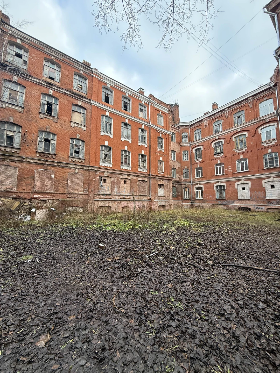 Огромная благодарность Богдану за прекрасную экскурсию по Морозовскому городку! Особенно впечатлило, что это не просто музей