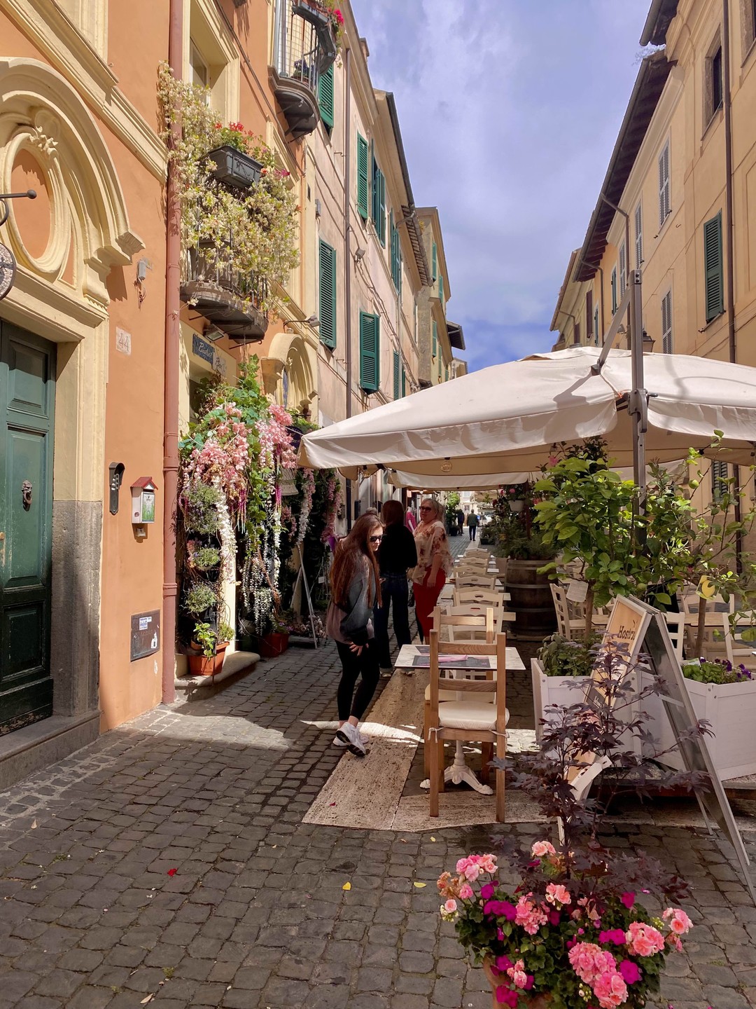 Мы очень благодарны Ирине, за такую чудесную экскурсию! Было настолько интересно, что вопросы от нас все