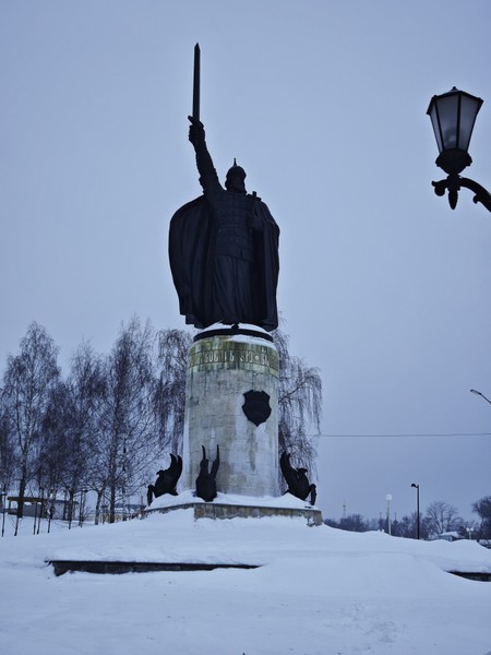 Экскурсия нам понравилась! Знакомство с городом прошло легко, без спешки. Посетили монастыри, сходили к Богатырю, по