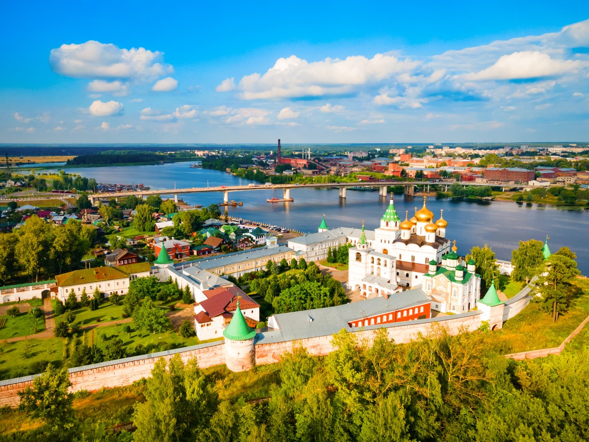 Волжское мини-путешествие только для вашей компании: Кострома, Красное-на-Волге и Плёс