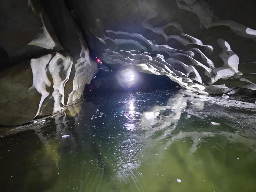 Очень интересная и захватывающая экскурсия. Гид Юрий - увлеченный своим делом человек. Получили большое удовольствие от
