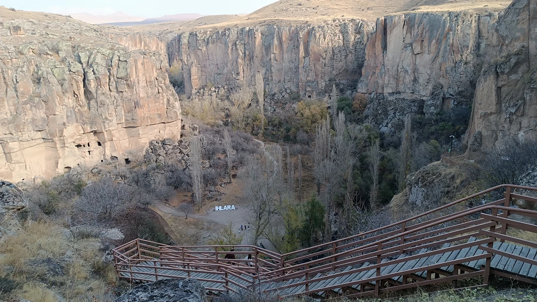 Были на экскурсии в ноябре с гидом Мариной. Она великолепно знает материал, интересно рассказывает, на вопросы
