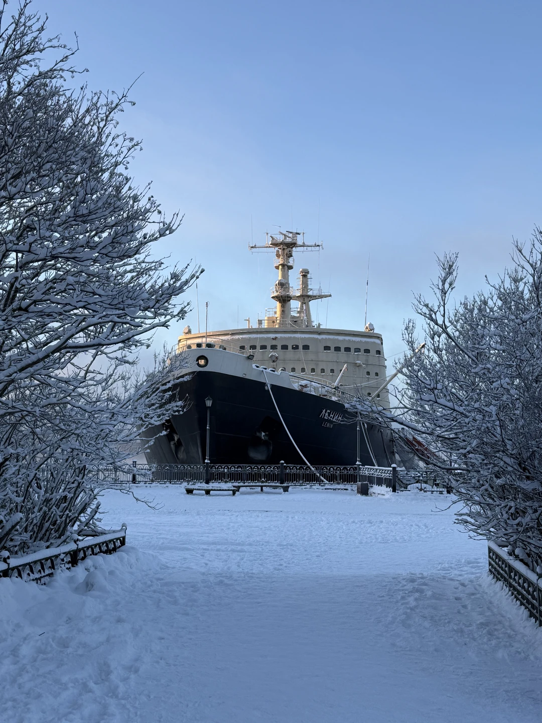 Здравствуйте! В Мурманске впервые. Не советовались,не узнавали впечатления знакомых,а решили опираться только на свои ощущения. Для