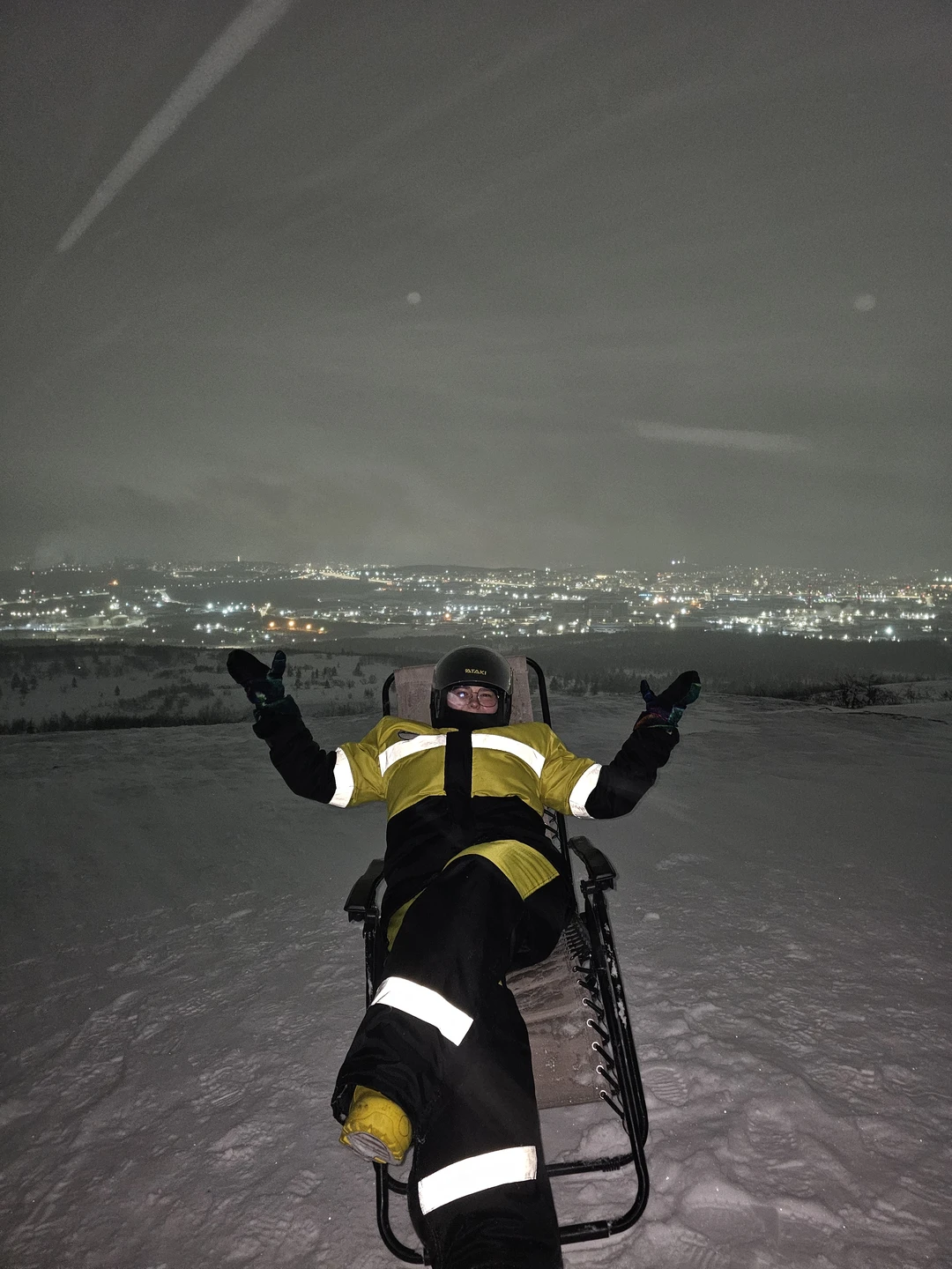 Брали вечернюю экскурсию. Впервые с подругой сели на снегоход. Страшно было капец, но наш гид Михаил
