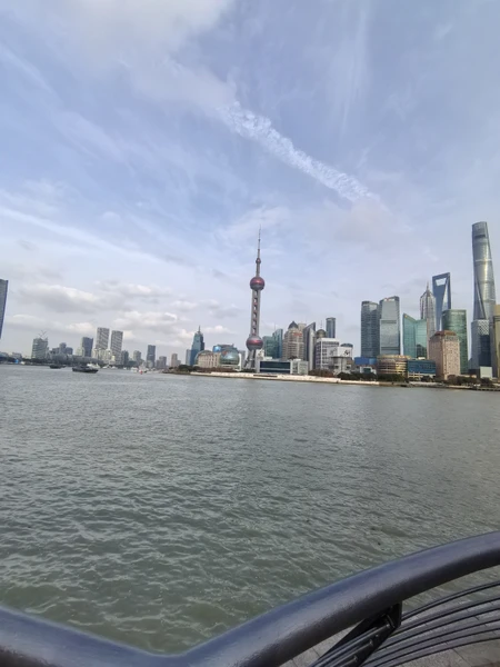 Грамотно,удобно,интересно. Всё было сделано для того,чтобы,имея сутки транзита, получить полное представление о Шанхае. И это удалось,спасибо